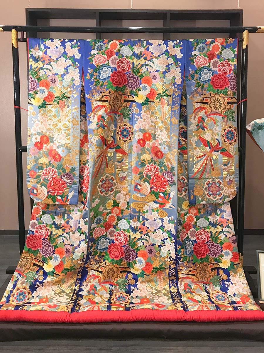  The beauty of the pattern of kimonos  